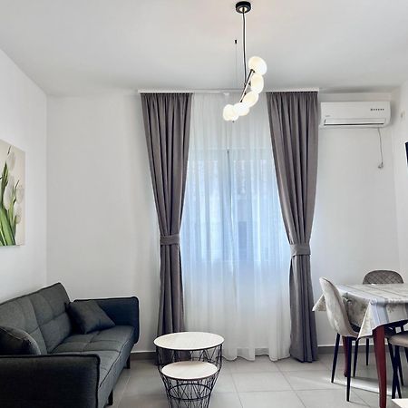 Apartments Sirena - Modern Stay With Free Parking 布德瓦 外观 照片