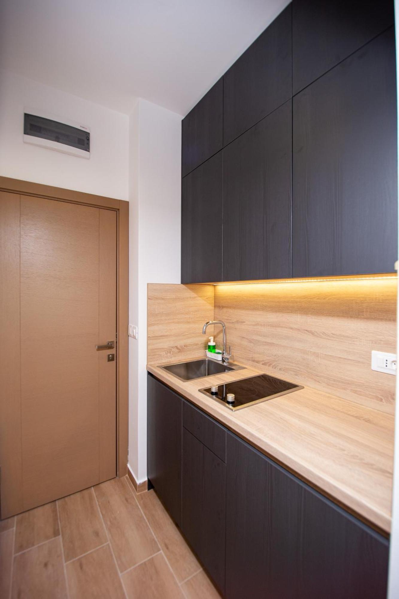 Apartments Sirena - Modern Stay With Free Parking 布德瓦 外观 照片