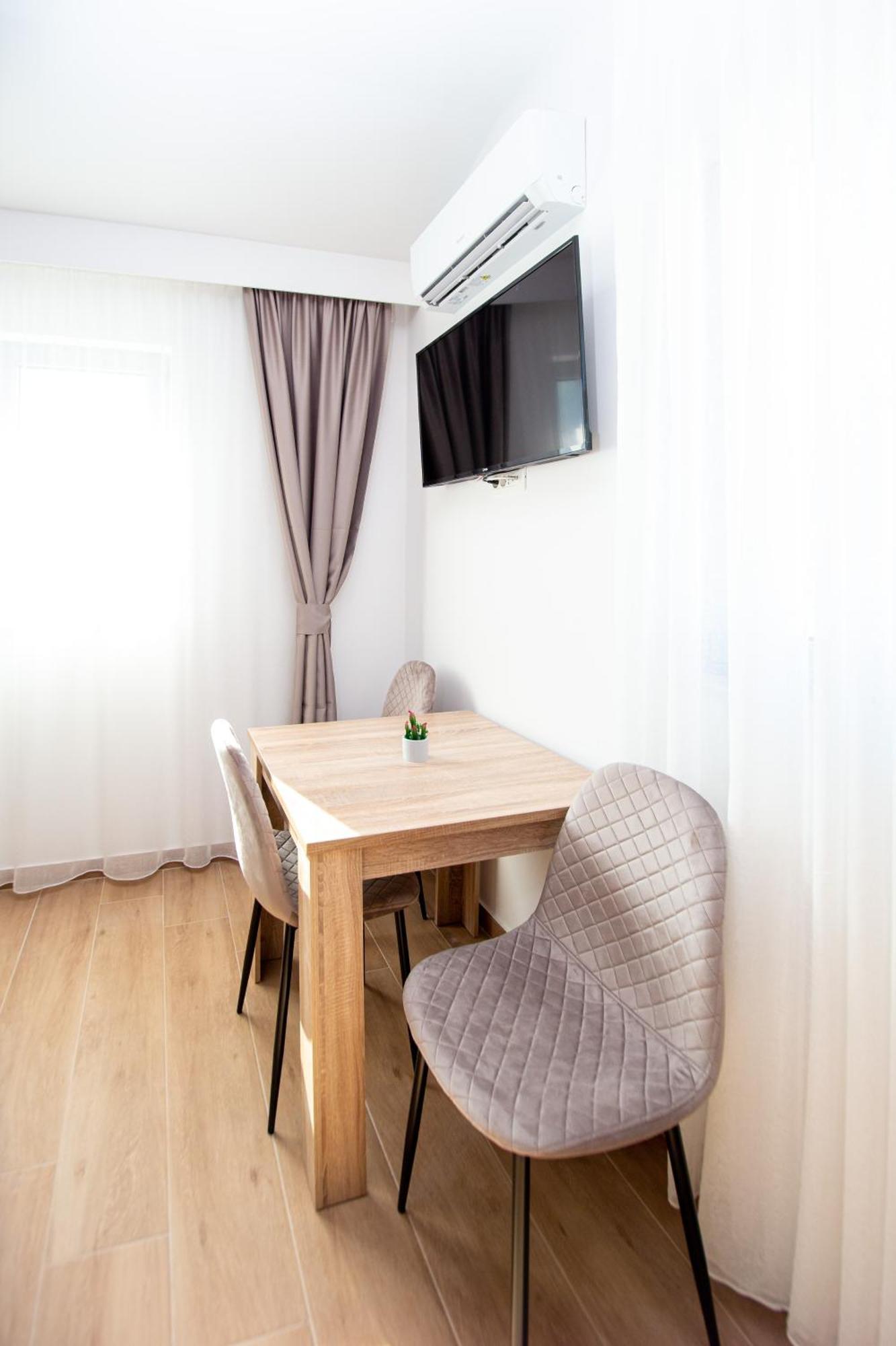 Apartments Sirena - Modern Stay With Free Parking 布德瓦 外观 照片