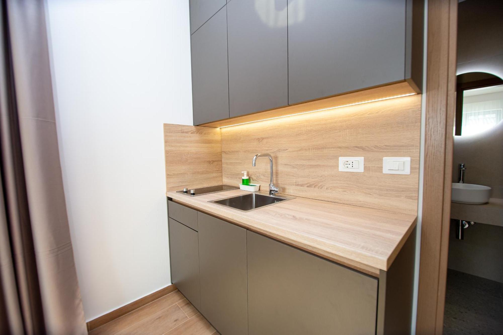 Apartments Sirena - Modern Stay With Free Parking 布德瓦 外观 照片