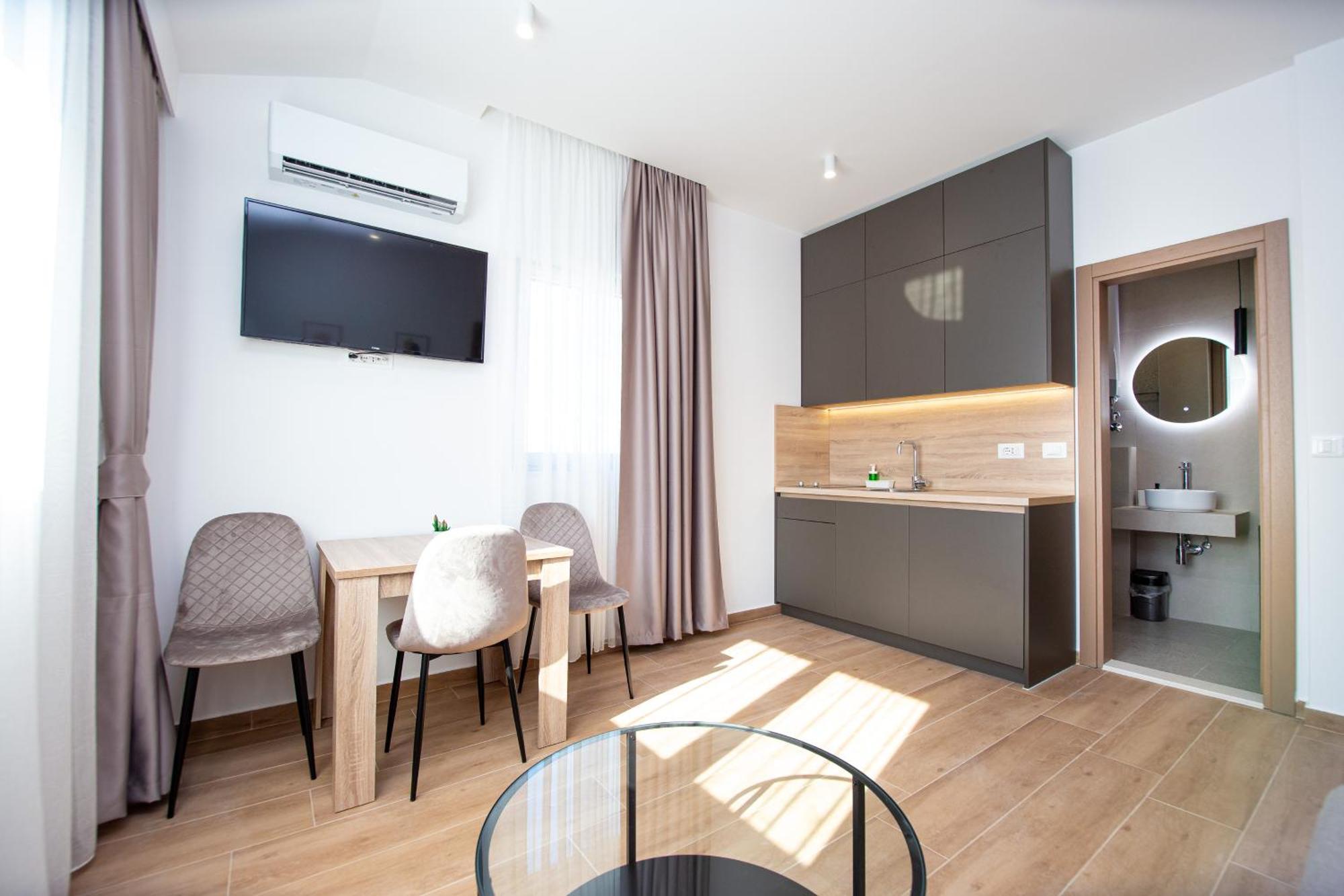 Apartments Sirena - Modern Stay With Free Parking 布德瓦 外观 照片