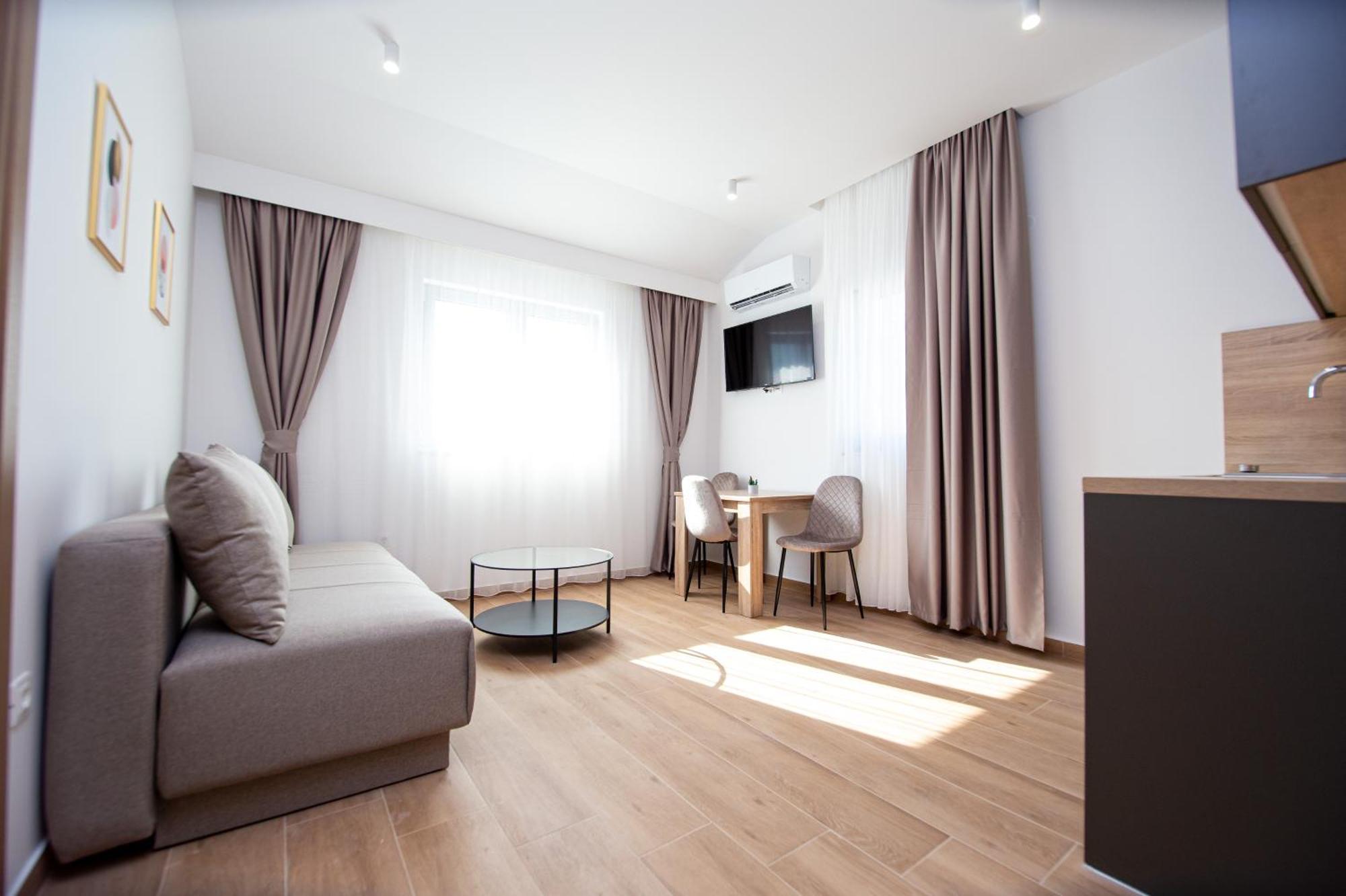 Apartments Sirena - Modern Stay With Free Parking 布德瓦 外观 照片