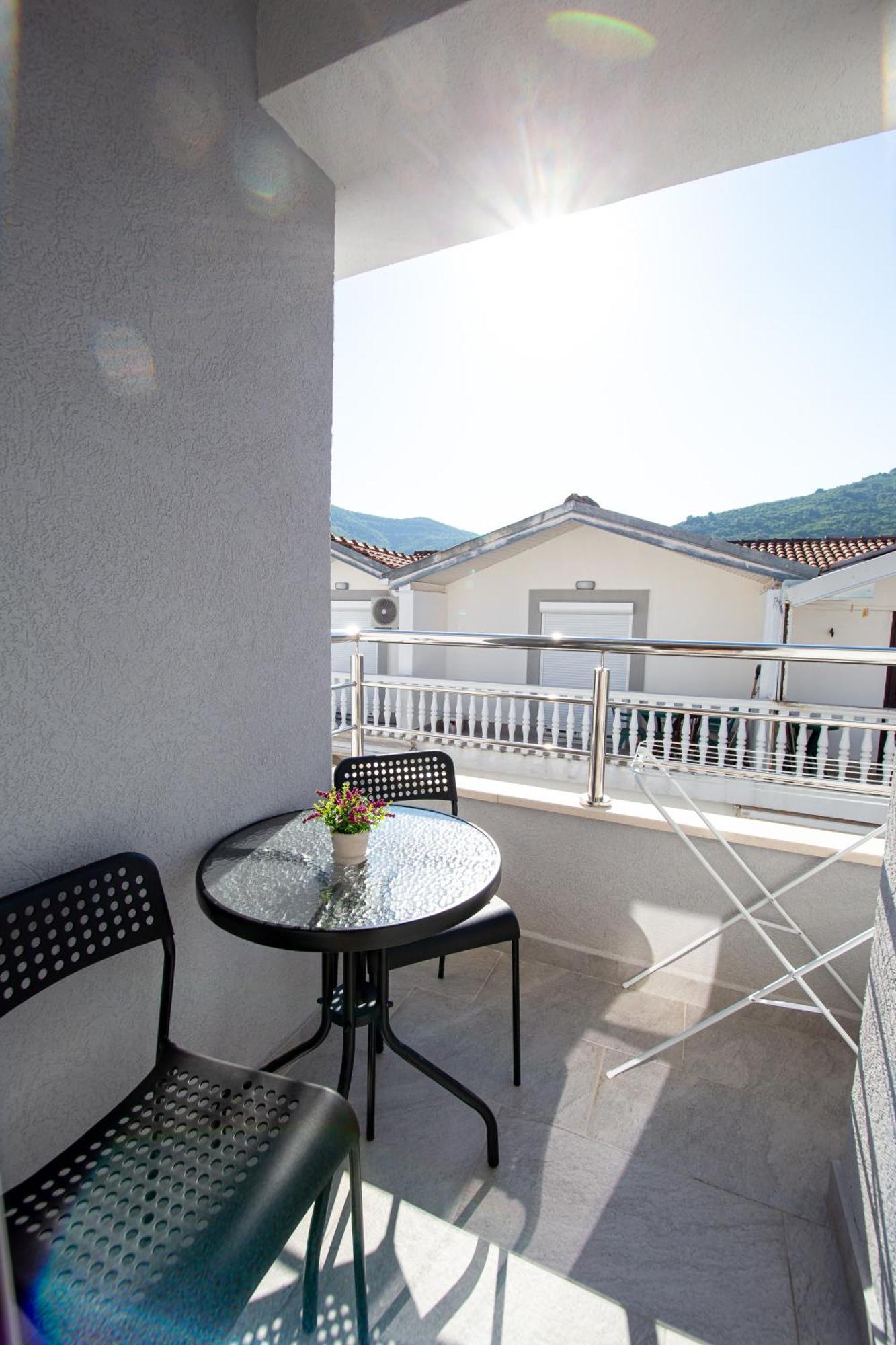 Apartments Sirena - Modern Stay With Free Parking 布德瓦 外观 照片